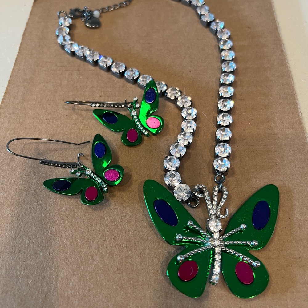 NEW BETSY JOHNSON Butterfly Jewelry Set - Picture 9 of 11